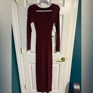 Good American Long-Sleeve Ribbed Scoop Neck Dress in Burgundy